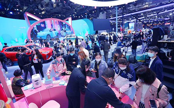 上海展会设计如何妙用动态元素？让展台“活”起来！